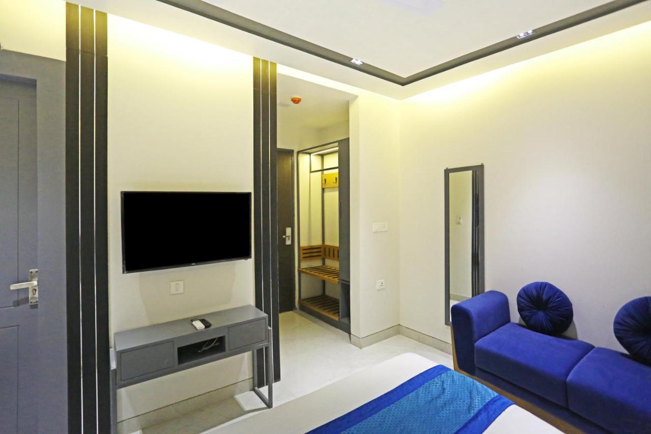 Hotel Apple Villa - Near Delhi Airport With Free Airport Transsfer Nova Deli Exterior foto