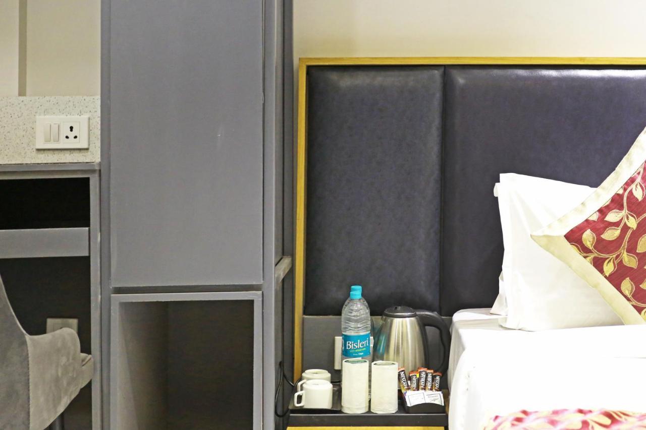 Hotel Apple Villa - Near Delhi Airport With Free Airport Transsfer Nova Deli Exterior foto