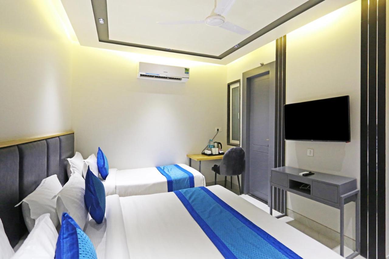 Hotel Apple Villa - Near Delhi Airport With Free Airport Transsfer Nova Deli Exterior foto