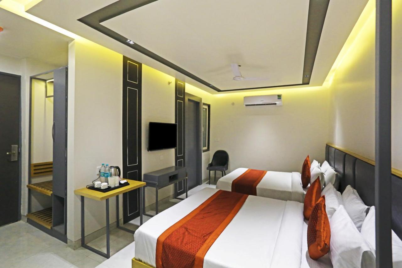 Hotel Apple Villa - Near Delhi Airport With Free Airport Transsfer Nova Deli Exterior foto